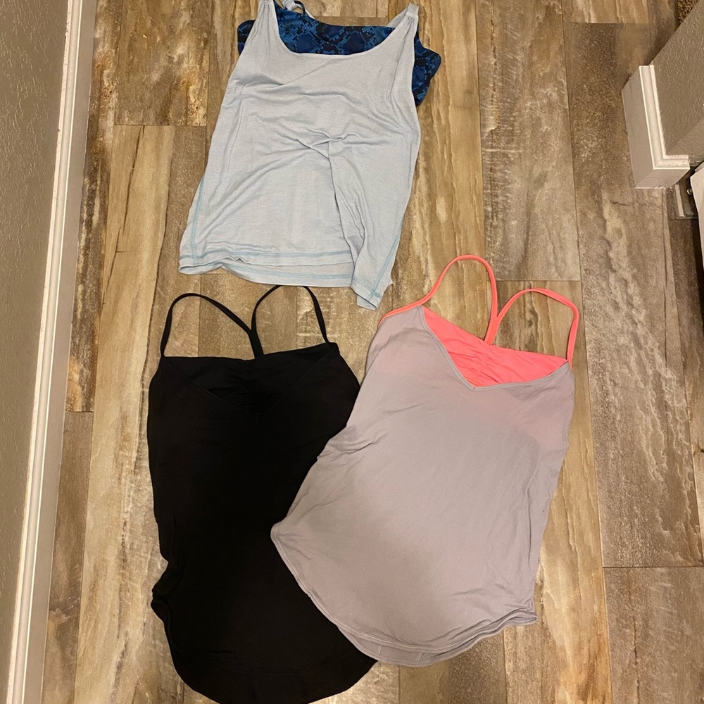 Lululemon size 4 Womens tops bundle